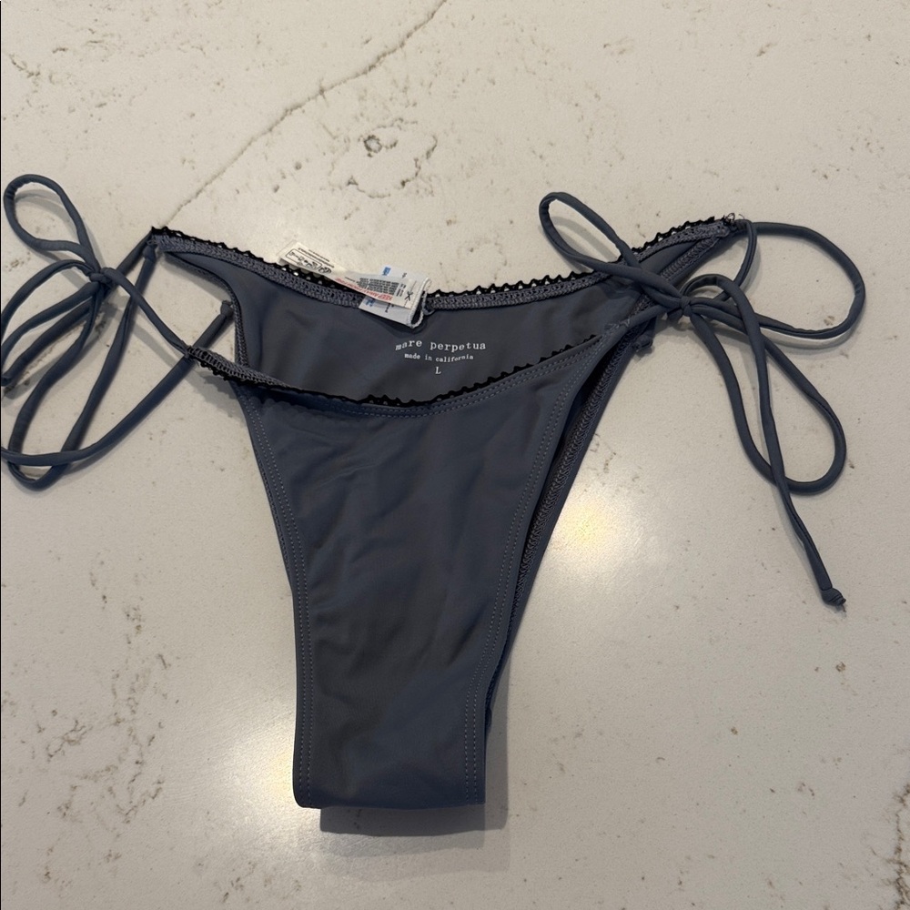 Mare Perpetua (Free People) Large Gray Bikini Bottoms with Side Ties Blk Lace